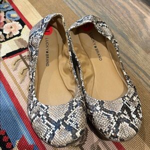 Lucky Brand Snakeskin Pattern Flats. Size 10